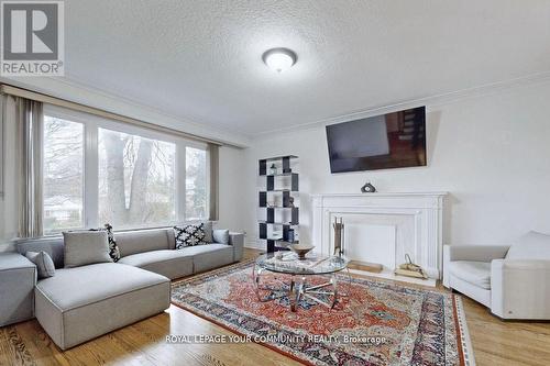 68 Fenn Avenue, Toronto, ON - Indoor Photo Showing Living Room