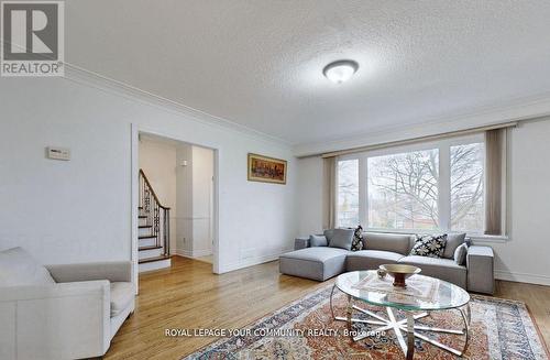 68 Fenn Avenue, Toronto, ON - Indoor Photo Showing Living Room