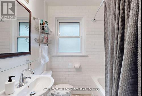 68 Fenn Avenue, Toronto, ON - Indoor Photo Showing Bathroom