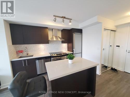 701 - 58 Orchard View Boulevard, Toronto, ON - Indoor Photo Showing Kitchen With Upgraded Kitchen