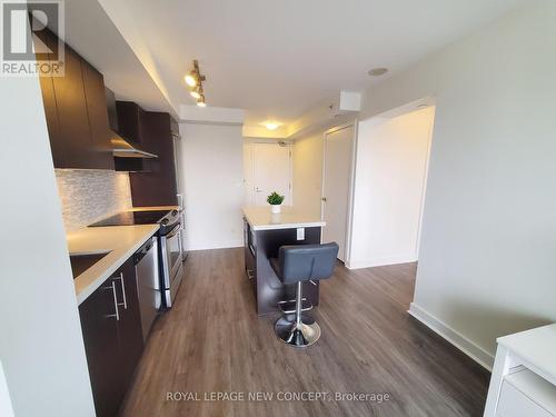 701 - 58 Orchard View Boulevard, Toronto, ON - Indoor Photo Showing Kitchen