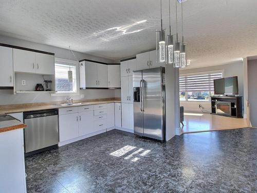 Kitchen - 2840 Rue Saguenay, Rouyn-Noranda, QC - Indoor Photo Showing Kitchen