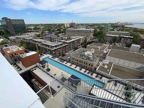 Piscine - 1415-2120 Rue Ste-Catherine E., Montréal (Ville-Marie), QC - Outdoor With View