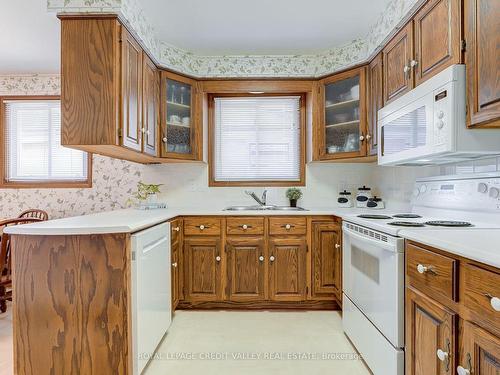 1299 Shamir Cres, Mississauga, ON - Indoor Photo Showing Kitchen