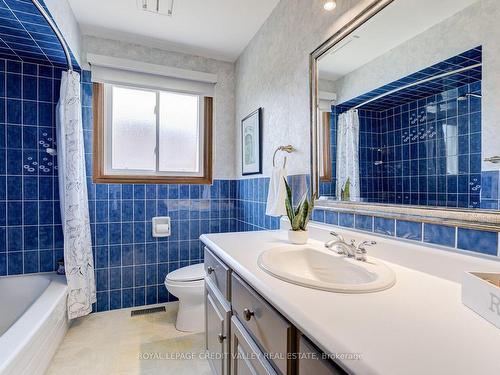 1299 Shamir Cres, Mississauga, ON - Indoor Photo Showing Bathroom