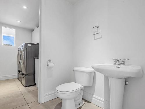 Powder room - 7 Rue Vincent-Blouin, Kirkland, QC - Indoor