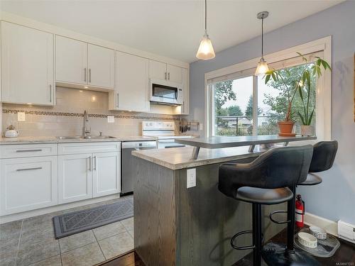 102-636 Granderson Rd, Langford, BC - Indoor Photo Showing Kitchen With Double Sink