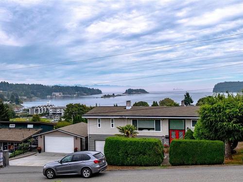 2705 Fairbanks St, Nanaimo, BC 