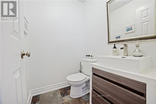 1837 Pilgrims Way, Oakville, ON - Indoor Photo Showing Bathroom