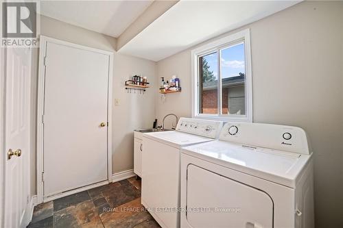 1837 Pilgrims Way, Oakville, ON - Indoor Photo Showing Laundry Room