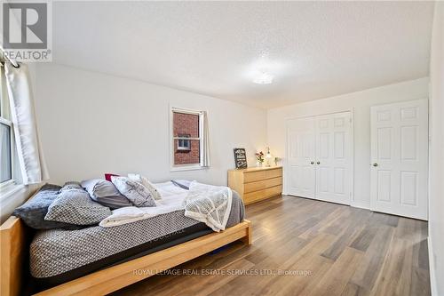 1837 Pilgrims Way, Oakville, ON - Indoor Photo Showing Bedroom