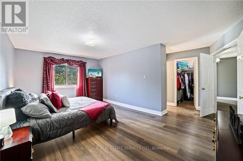 1837 Pilgrims Way, Oakville, ON - Indoor Photo Showing Bedroom