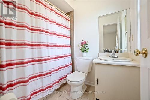 1837 Pilgrims Way, Oakville, ON - Indoor Photo Showing Bathroom