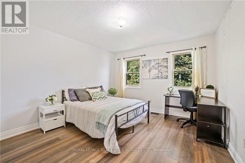 1837 Pilgrims Way, Oakville, ON - Indoor Photo Showing Bedroom