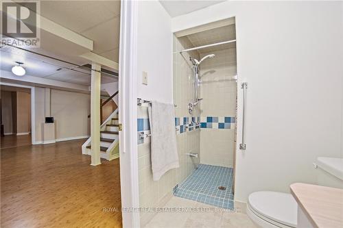 1837 Pilgrims Way, Oakville, ON - Indoor Photo Showing Bathroom