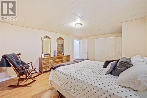 1837 Pilgrims Way, Oakville, ON - Indoor Photo Showing Bedroom