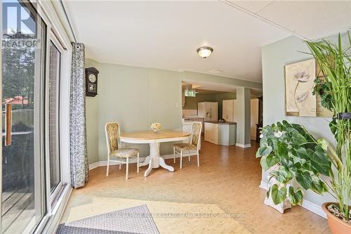 1837 Pilgrims Way, Oakville, ON - Indoor Photo Showing Dining Room