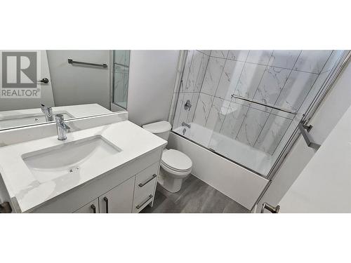 104 125 Calgary Avenue, Penticton, BC - Indoor Photo Showing Bathroom