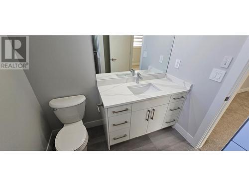 104 125 Calgary Avenue, Penticton, BC - Indoor Photo Showing Bathroom