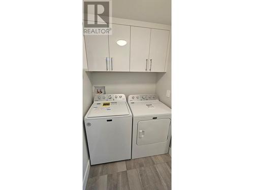 104 125 Calgary Avenue, Penticton, BC - Indoor Photo Showing Laundry Room