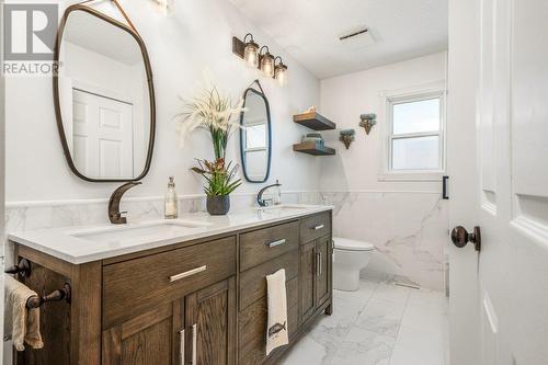 958 Mt Beaven Place, Vernon, BC - Indoor Photo Showing Bathroom