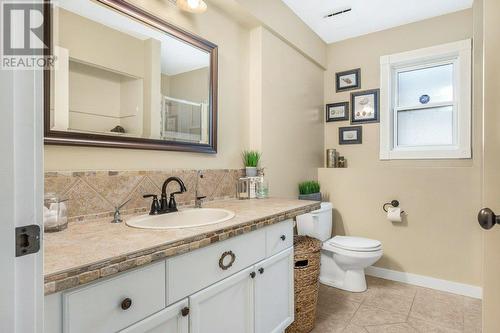 958 Mt Beaven Place, Vernon, BC - Indoor Photo Showing Bathroom