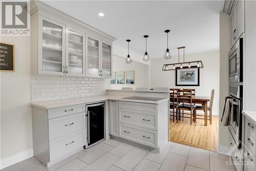 626 Dickinson Avenue, Ottawa, ON - Indoor Photo Showing Kitchen