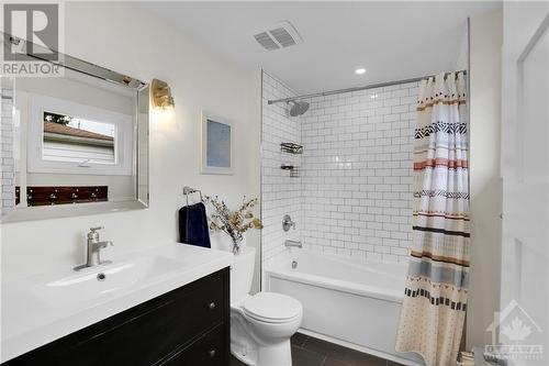 626 Dickinson Avenue, Ottawa, ON - Indoor Photo Showing Bathroom