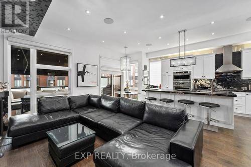 28 Allerton Road, Vaughan, ON - Indoor Photo Showing Living Room