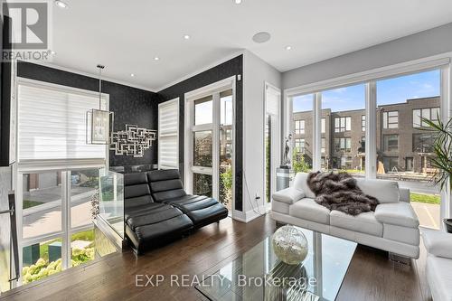 28 Allerton Road, Vaughan, ON - Indoor Photo Showing Living Room