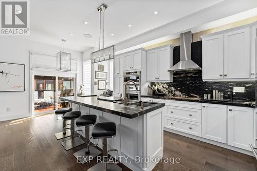 28 Allerton Road, Vaughan, ON - Indoor Photo Showing Kitchen With Double Sink With Upgraded Kitchen