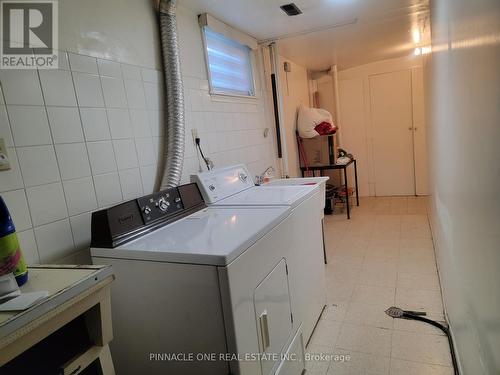 19 Kinnie Court, Toronto, ON - Indoor Photo Showing Laundry Room