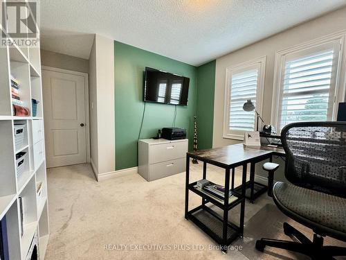 32 Boyces Creek Court, Caledon, ON - Indoor Photo Showing Office