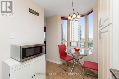 805 - 5 Lisa Street, Brampton, ON - Indoor Photo Showing Dining Room