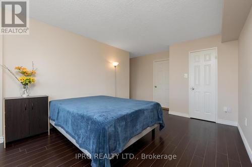 805 - 5 Lisa Street, Brampton, ON - Indoor Photo Showing Bedroom