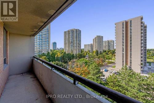 805 - 5 Lisa Street, Brampton, ON - Outdoor