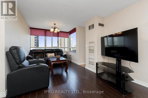 805 - 5 Lisa Street, Brampton, ON - Indoor Photo Showing Living Room