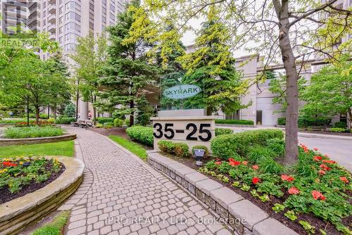 1406 - 35 Kingsbridge Garden Circle, Mississauga, ON - Outdoor