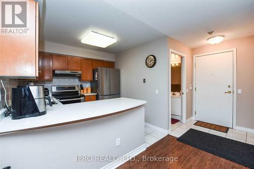 1406 - 35 Kingsbridge Garden Circle, Mississauga, ON - Indoor Photo Showing Kitchen