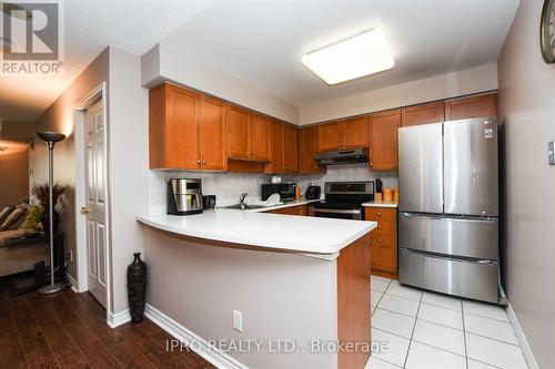 1406 - 35 Kingsbridge Garden Circle, Mississauga, ON - Indoor Photo Showing Kitchen