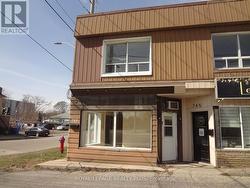 743 LAKESHORE ROAD E  Mississauga, ON L5E 1C6