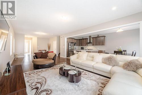 504 Florencedale Crescent, Kitchener, ON - Indoor Photo Showing Living Room