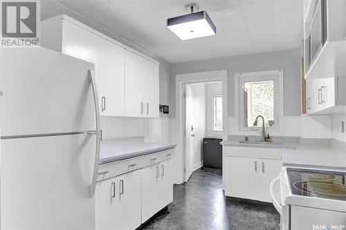 2332 Cameron Street, Regina, SK - Indoor Photo Showing Kitchen