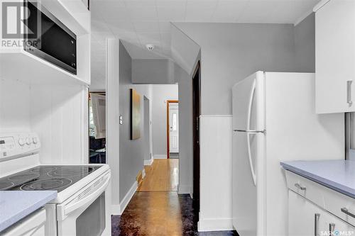 2332 Cameron Street, Regina, SK - Indoor Photo Showing Kitchen