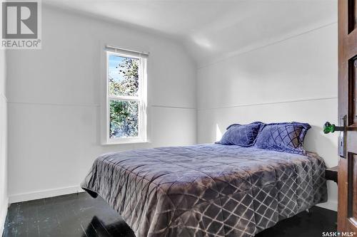 2332 Cameron Street, Regina, SK - Indoor Photo Showing Bedroom