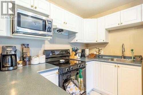 1200 Riverside Way Unit# 1230, Fernie, BC - Indoor Photo Showing Kitchen