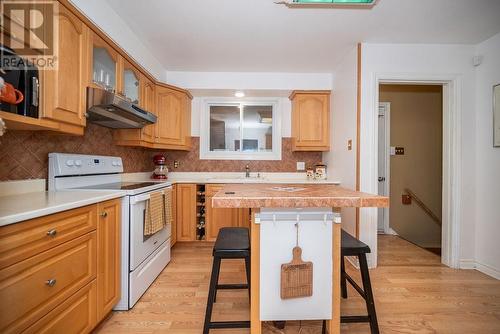 195 Bell Street, Pembroke, ON - Indoor Photo Showing Kitchen