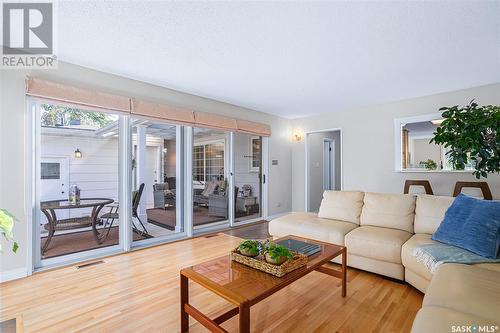 1605 Adelaide Street E, Saskatoon, SK - Indoor Photo Showing Living Room