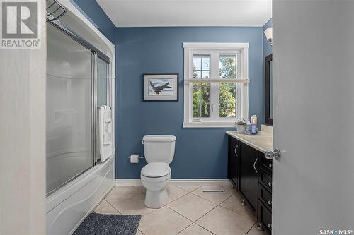 1605 Adelaide Street E, Saskatoon, SK - Indoor Photo Showing Bathroom