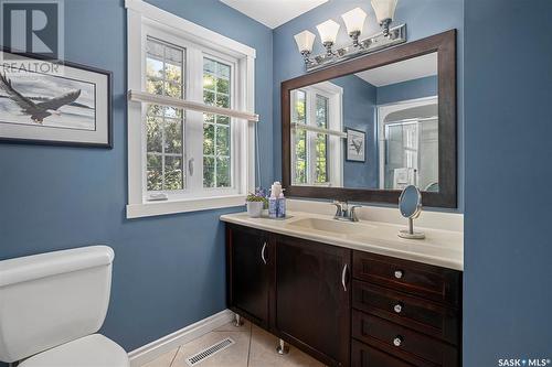 1605 Adelaide Street E, Saskatoon, SK - Indoor Photo Showing Bathroom